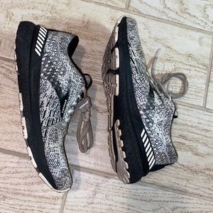 Brooks Adrenaline running shoe-size 8 1/2